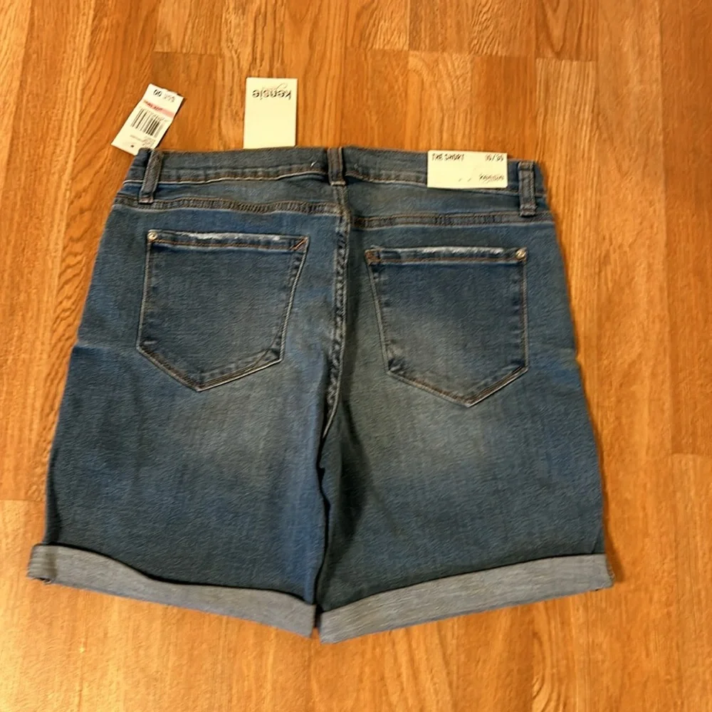 Kensie denim shorts’ new with tags. Size 10 - Picture 4 of 5
